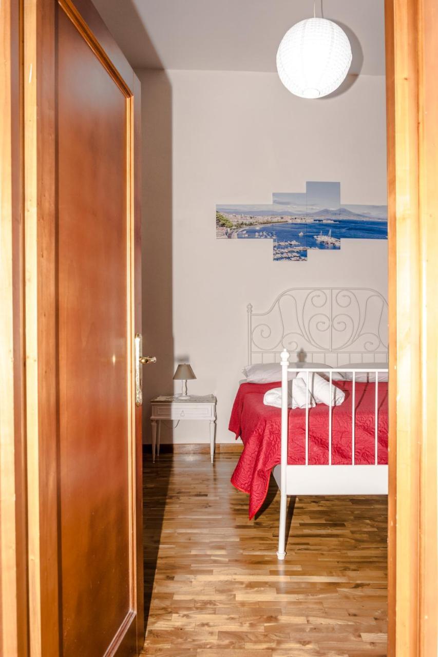 O' Sole E' Napule Bed & Breakfast Napoli Bagian luar foto