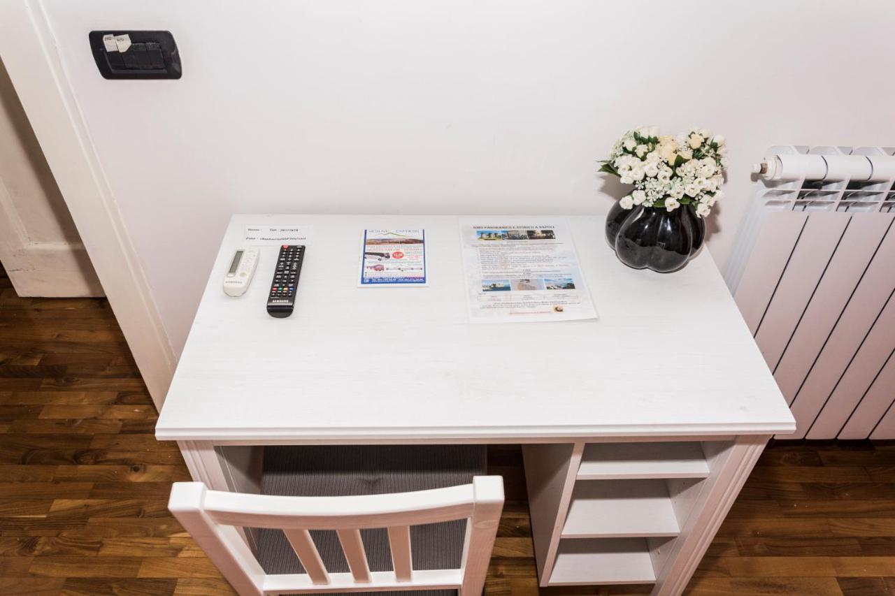 O' Sole E' Napule Bed & Breakfast Napoli Bagian luar foto